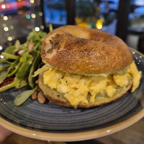 Avokadolu Bagel